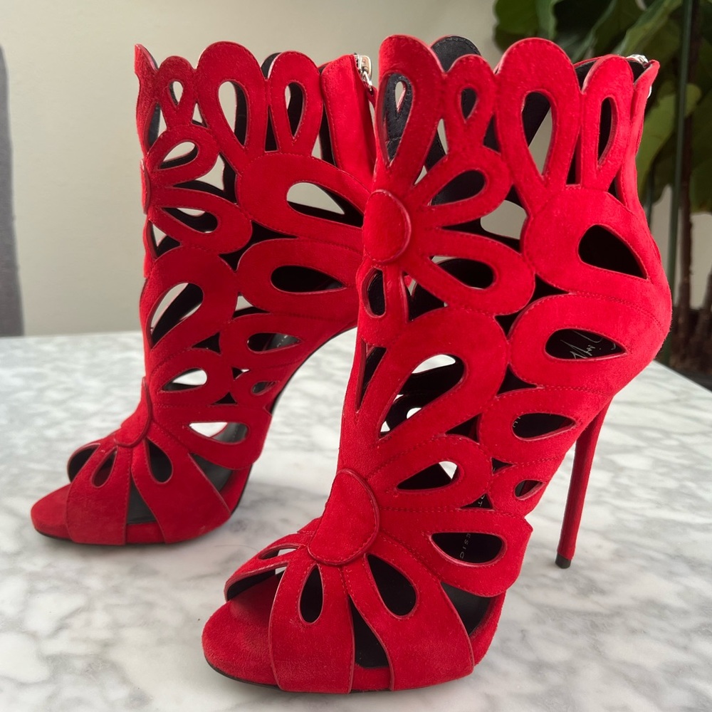 Giuseppe Zanotti Design Red Cut Out Booties. Size IT 38